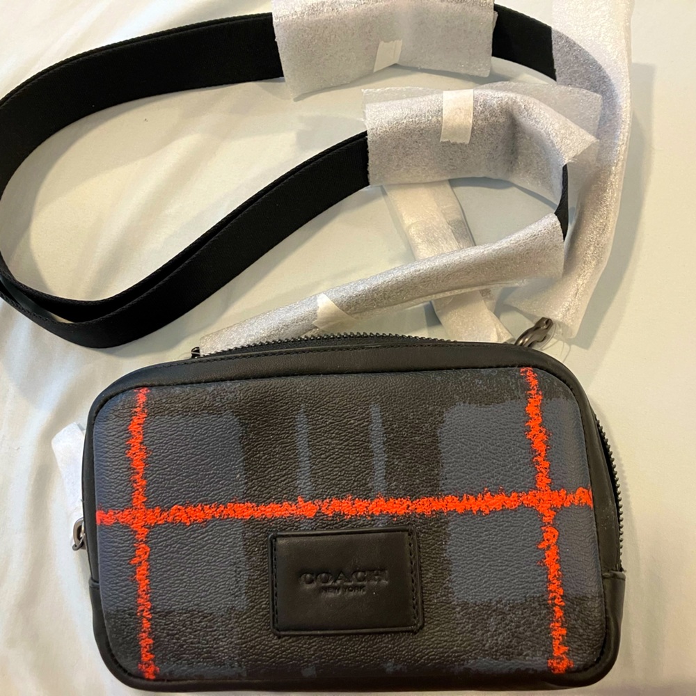 Brand new with Tags COACH EW Phone Crossbody bag QB/NY